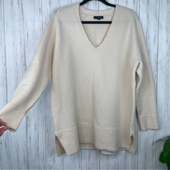 J. Crew Stretch-wool V-neck tunic sweater cream S - Picture 2 of 7